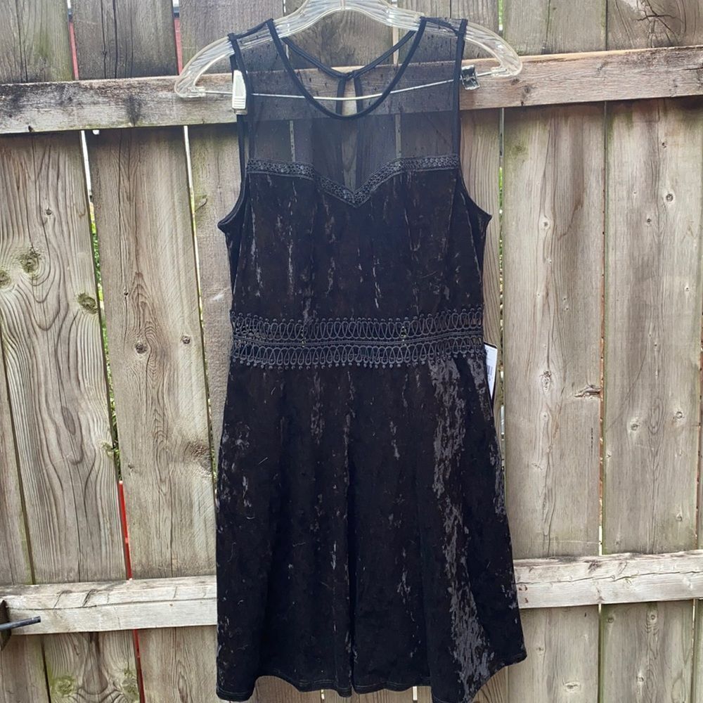 A.Byer black velvet babydoll dress sz. 9 NWT